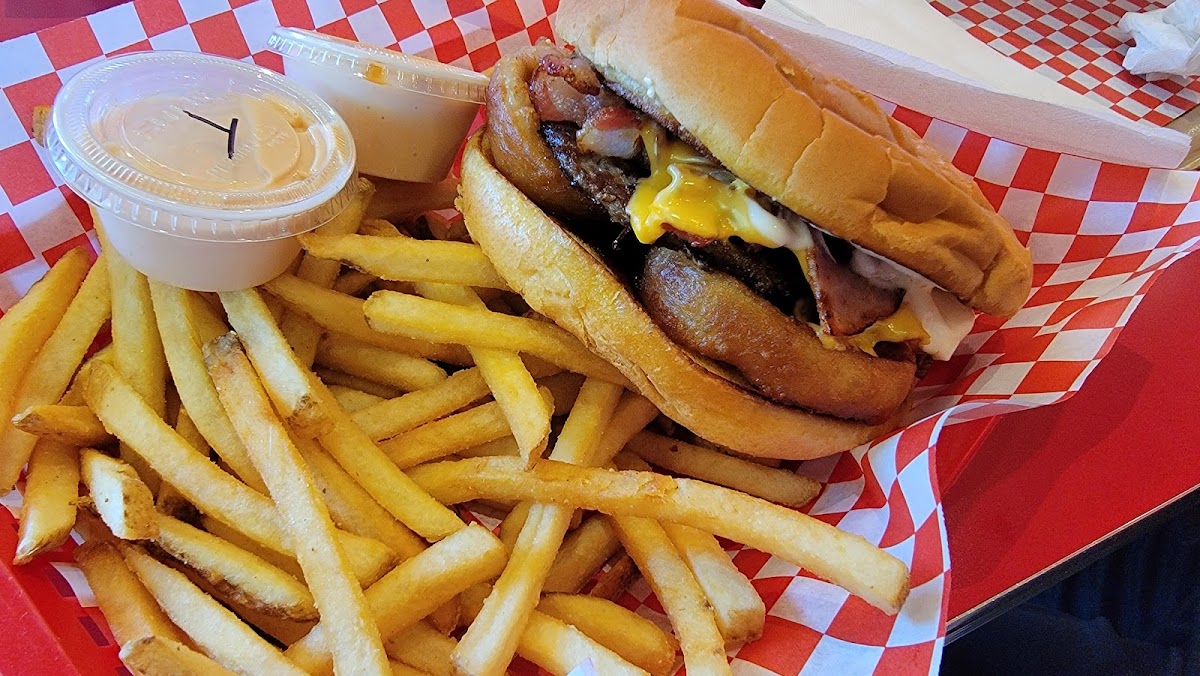 Tommy's All American Burgers-2