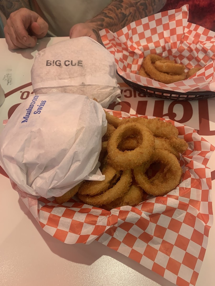 Tommy's All American Burgers-5