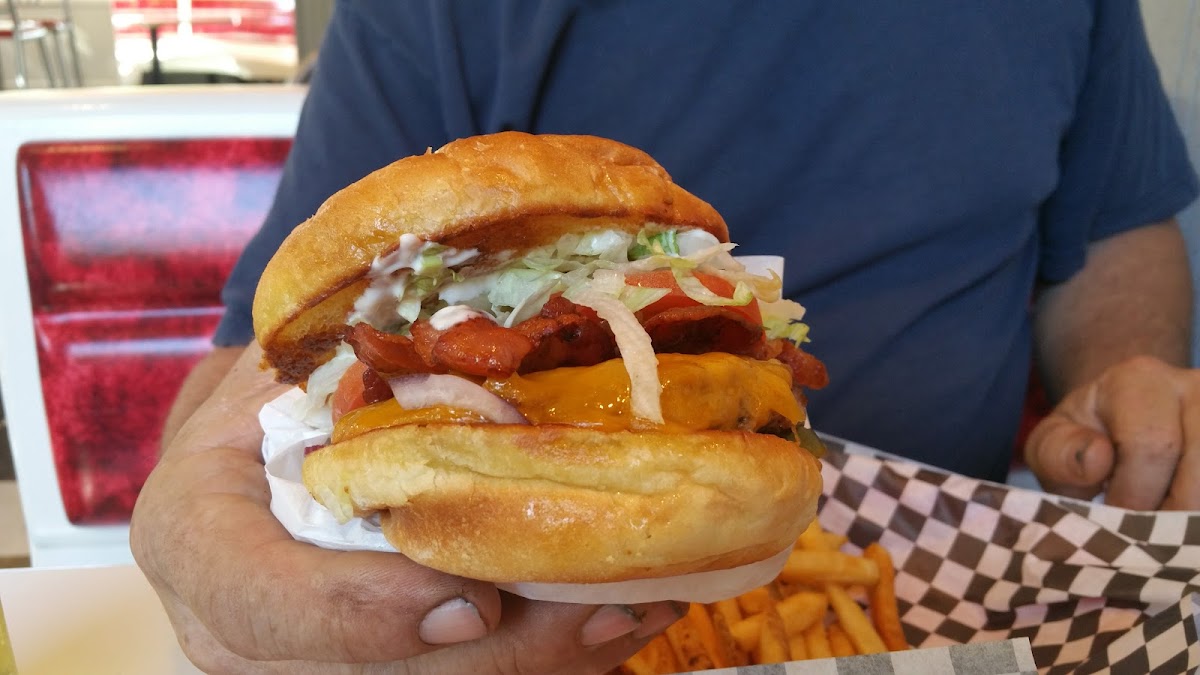 Tommy's All American Burgers-6