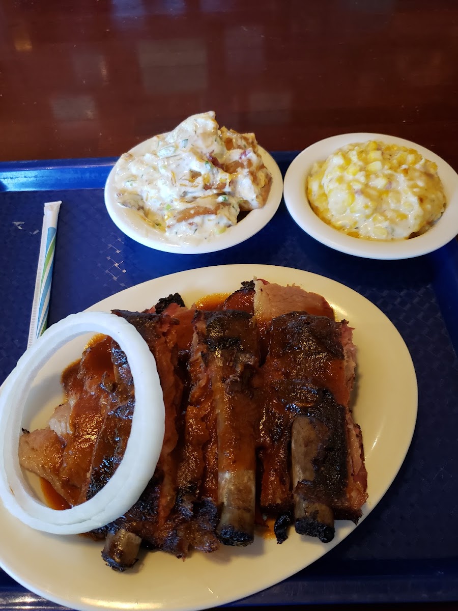 Tony's Bbq-10