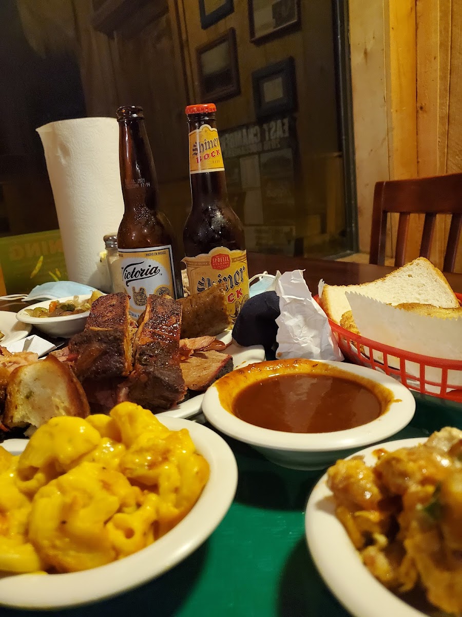Tony's Bbq-7