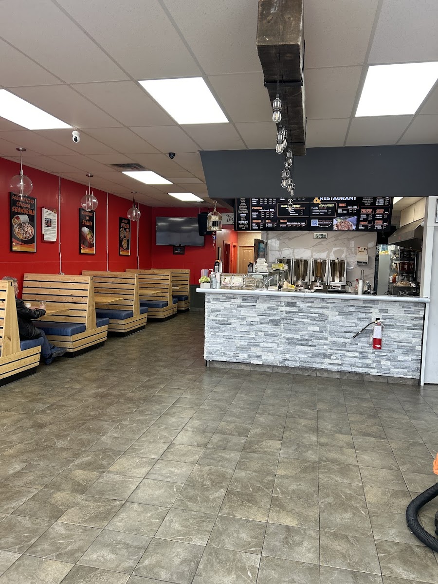 Top Donair & Pizza Capilano-3