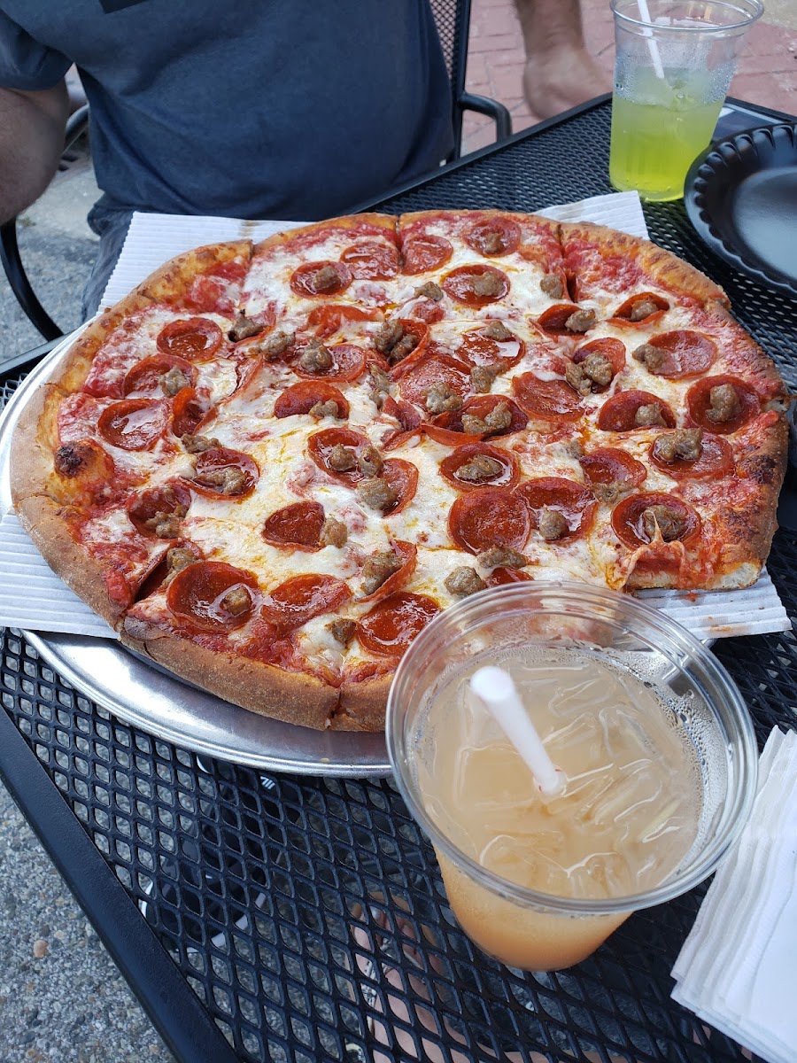 Topshelf Liquor Bar & Pizza-8