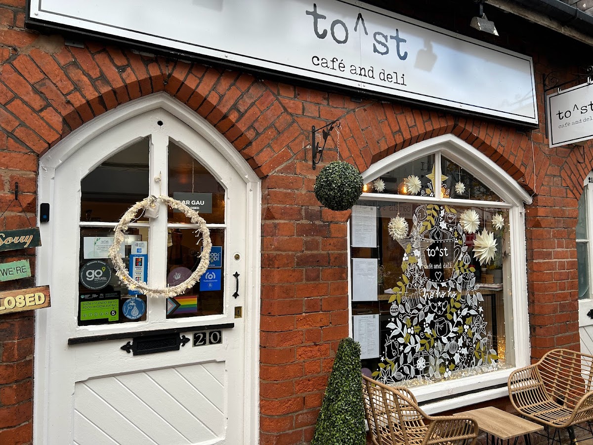 To^st (Toast) Cafe And Deli