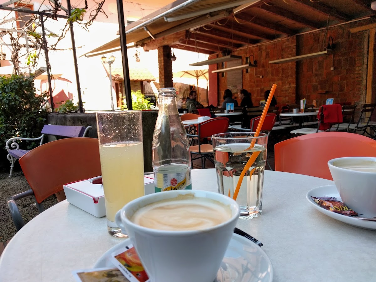 Toto Cafe Bar, Mojca Furman S.p.-2