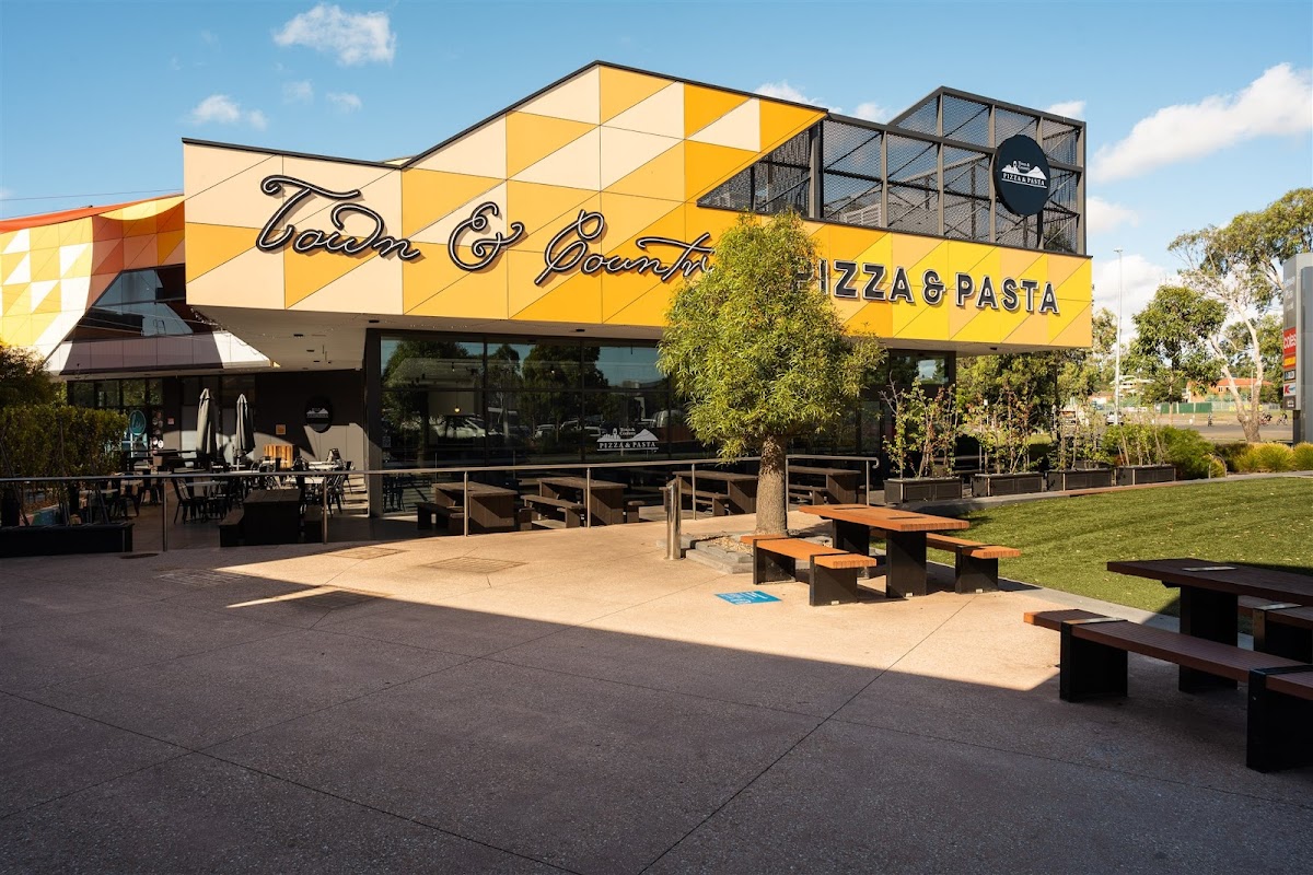 Town & Country Pizza And Pasta Leopold