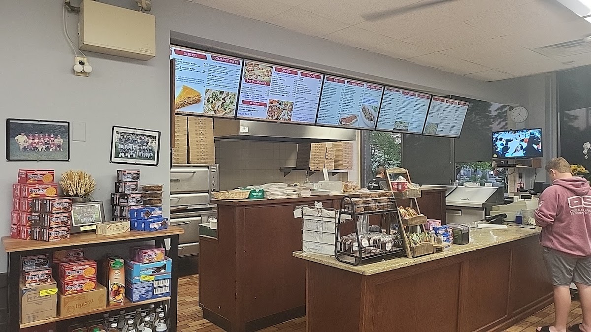 Town House Of Pizza-4