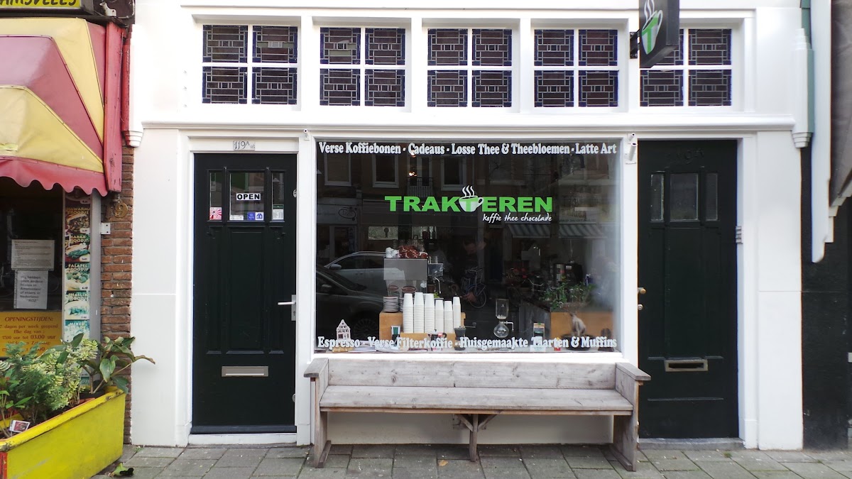 Trakteren