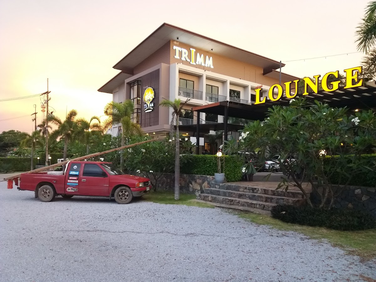 Trimm Lounge Cafe & Restaurant