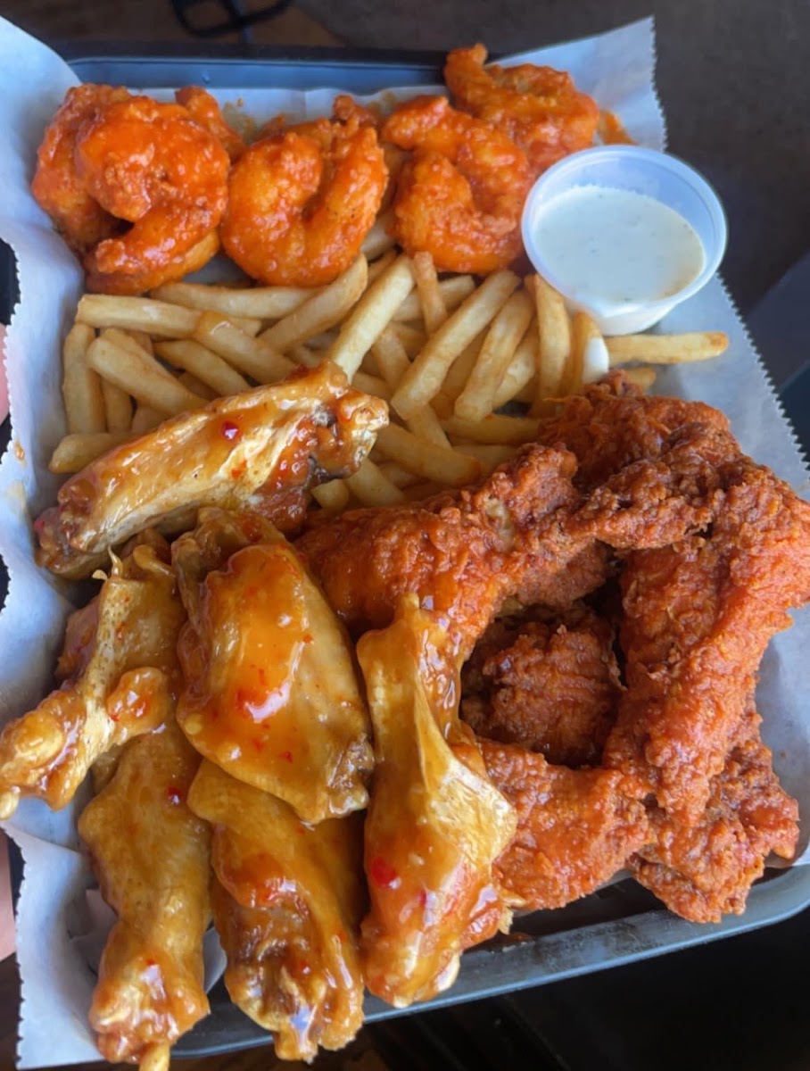 Troy's Bar And Grill-4