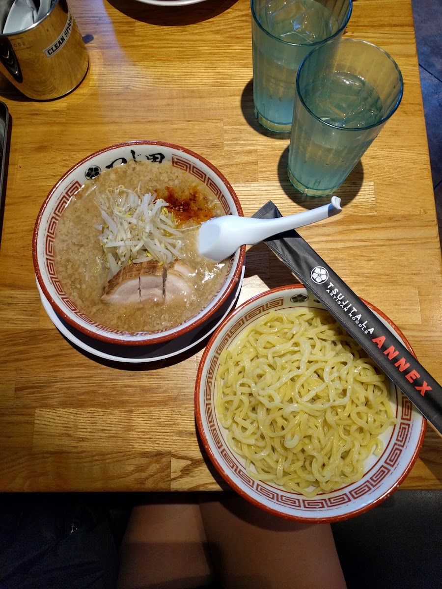 Tsujita La Artisan Noodles-10