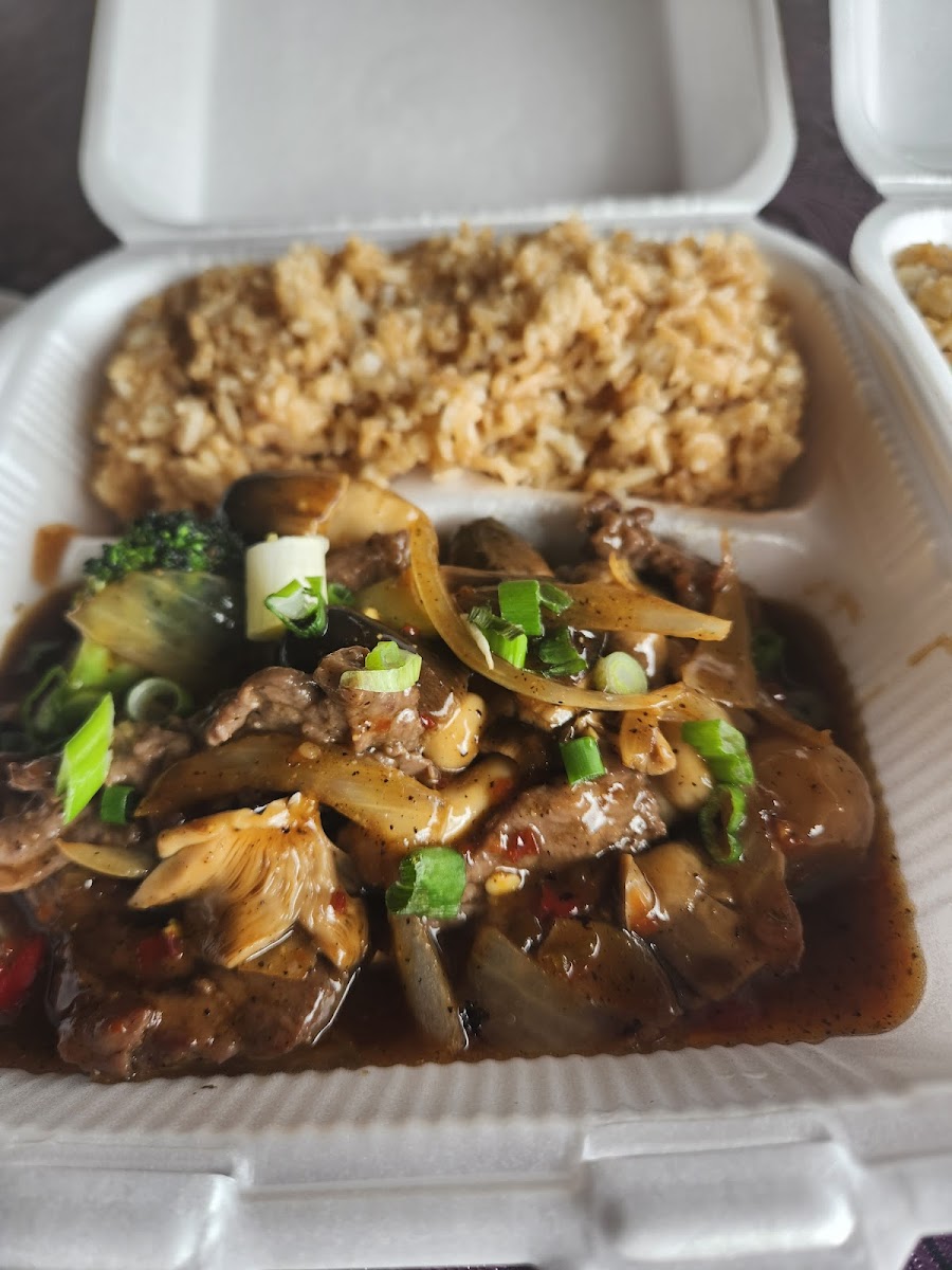 Uncle Chien's Chinese And Thai Restaurant-5