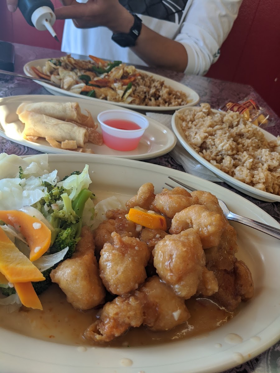 Uncle Chien's Chinese And Thai Restaurant-7