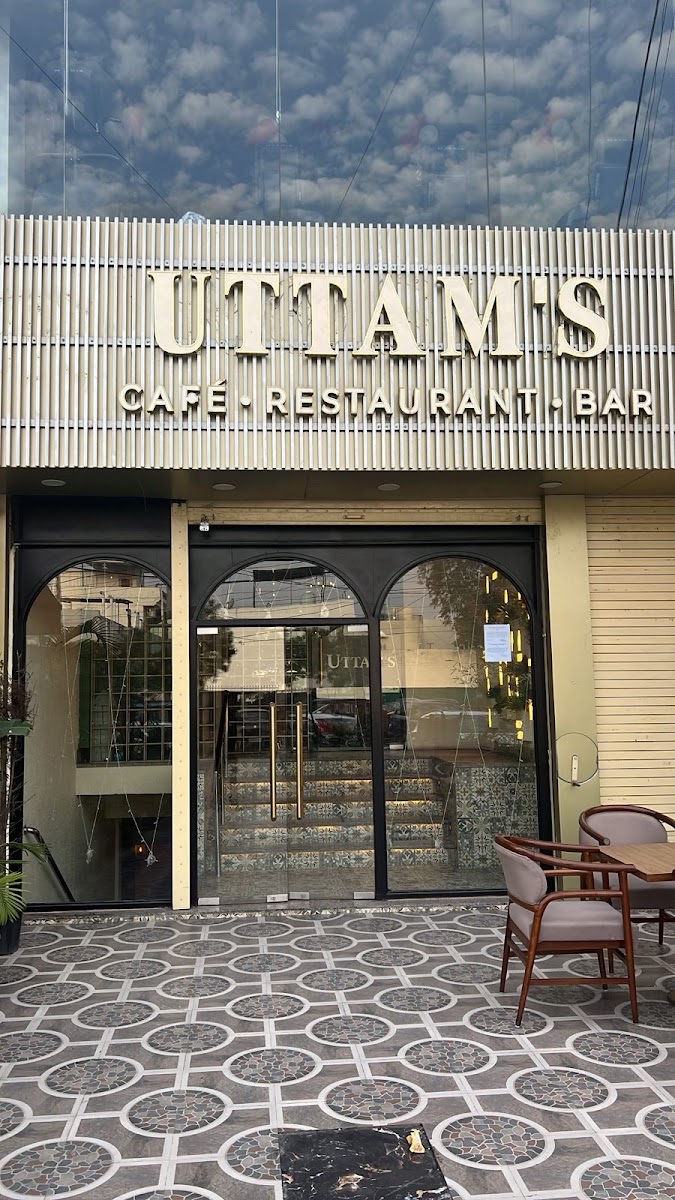 Uttam's Buffet And Restaurant