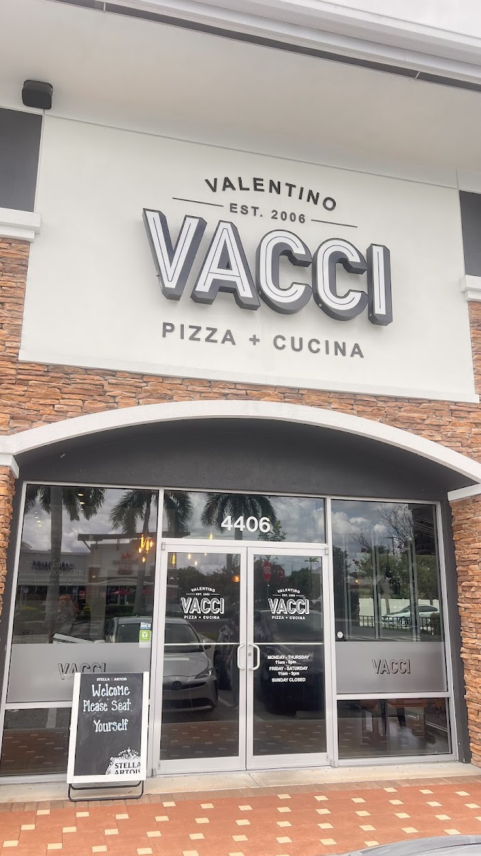 Valentino Pizzeria Trattoria Sr70
