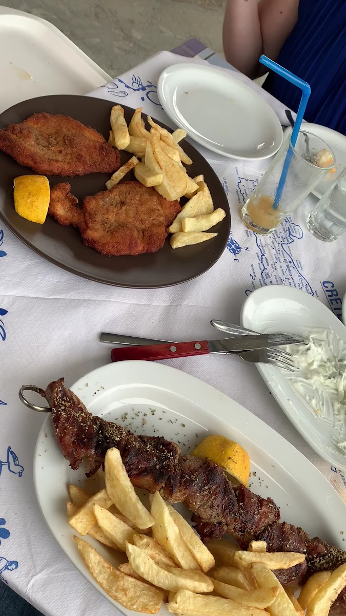 Vamvakas Taverna-2