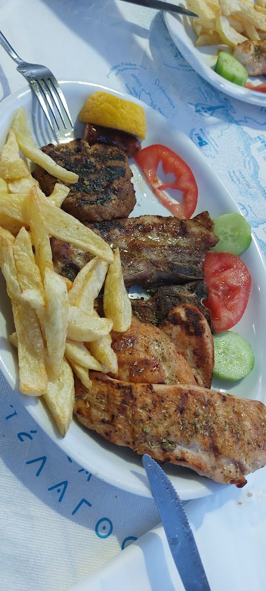 Vamvakas Taverna-6