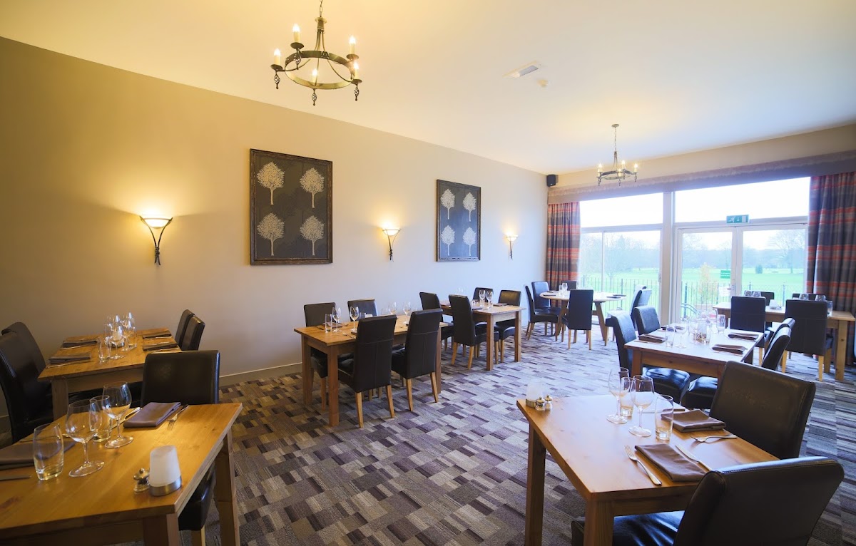 Vana Bar & Restaurant