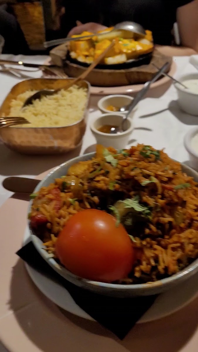 Varanasi Indisk Restaurant & Bar-2