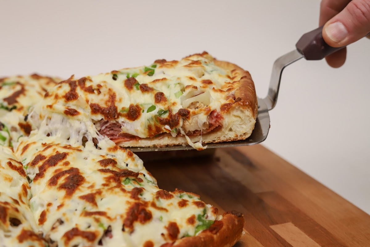 Vern's Pizza - Lloydminster-4