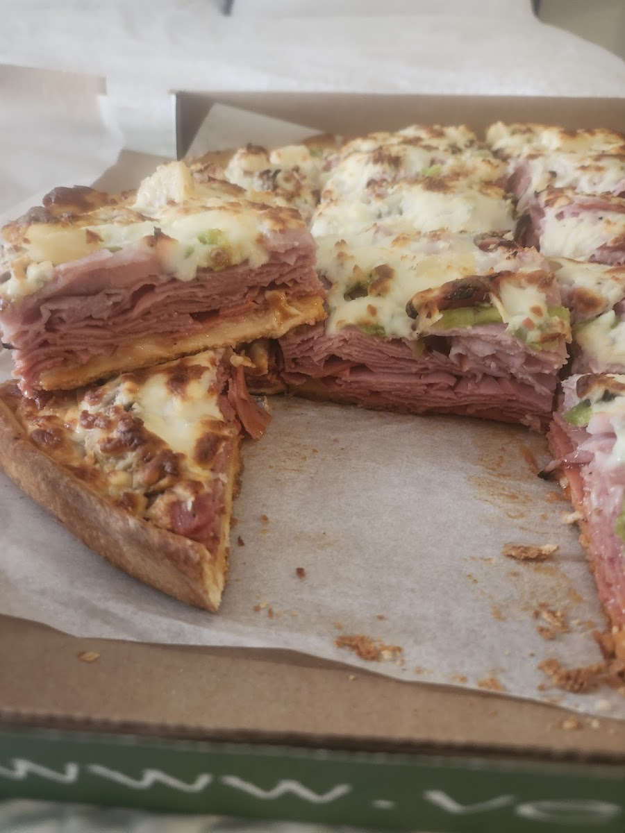 Vern's Pizza - Lloydminster-5