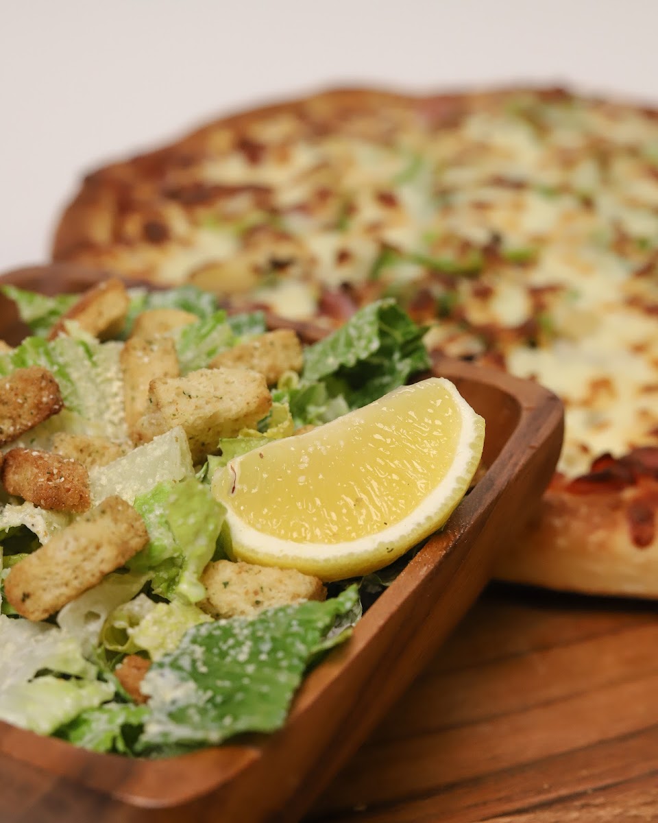 Vern's Pizza - Lloydminster-9