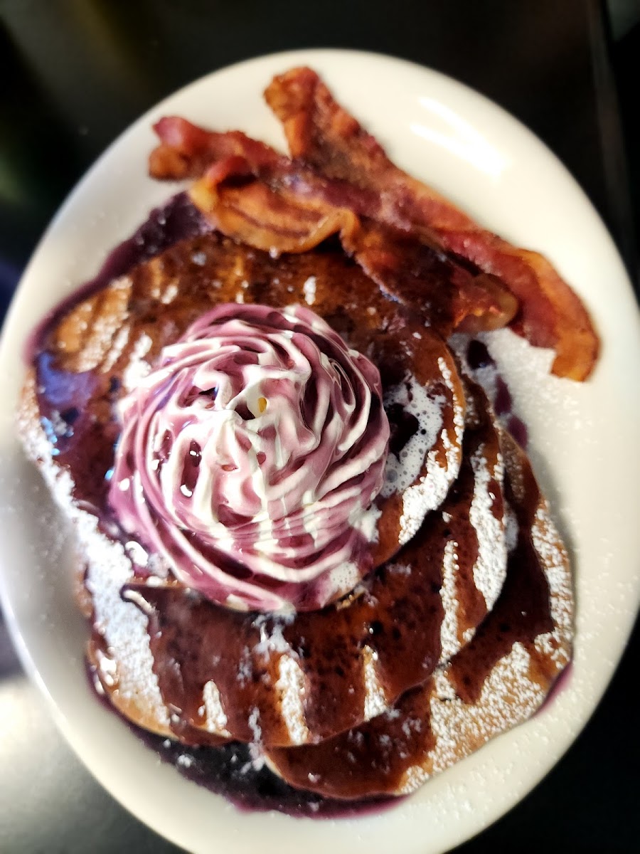 Vicki's Cozy Cafe Llc-3