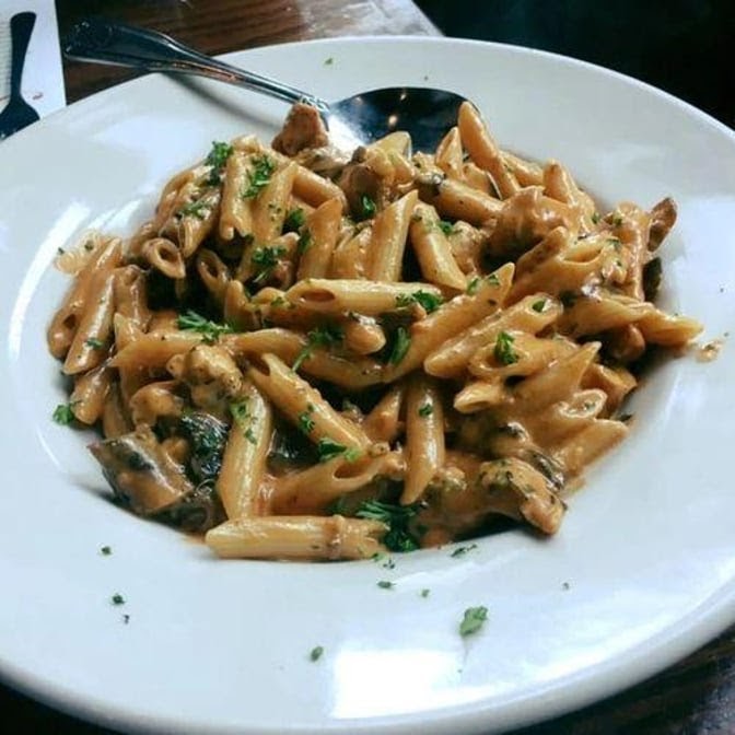 Vic's Italian Restaurant & Pizzeria-4