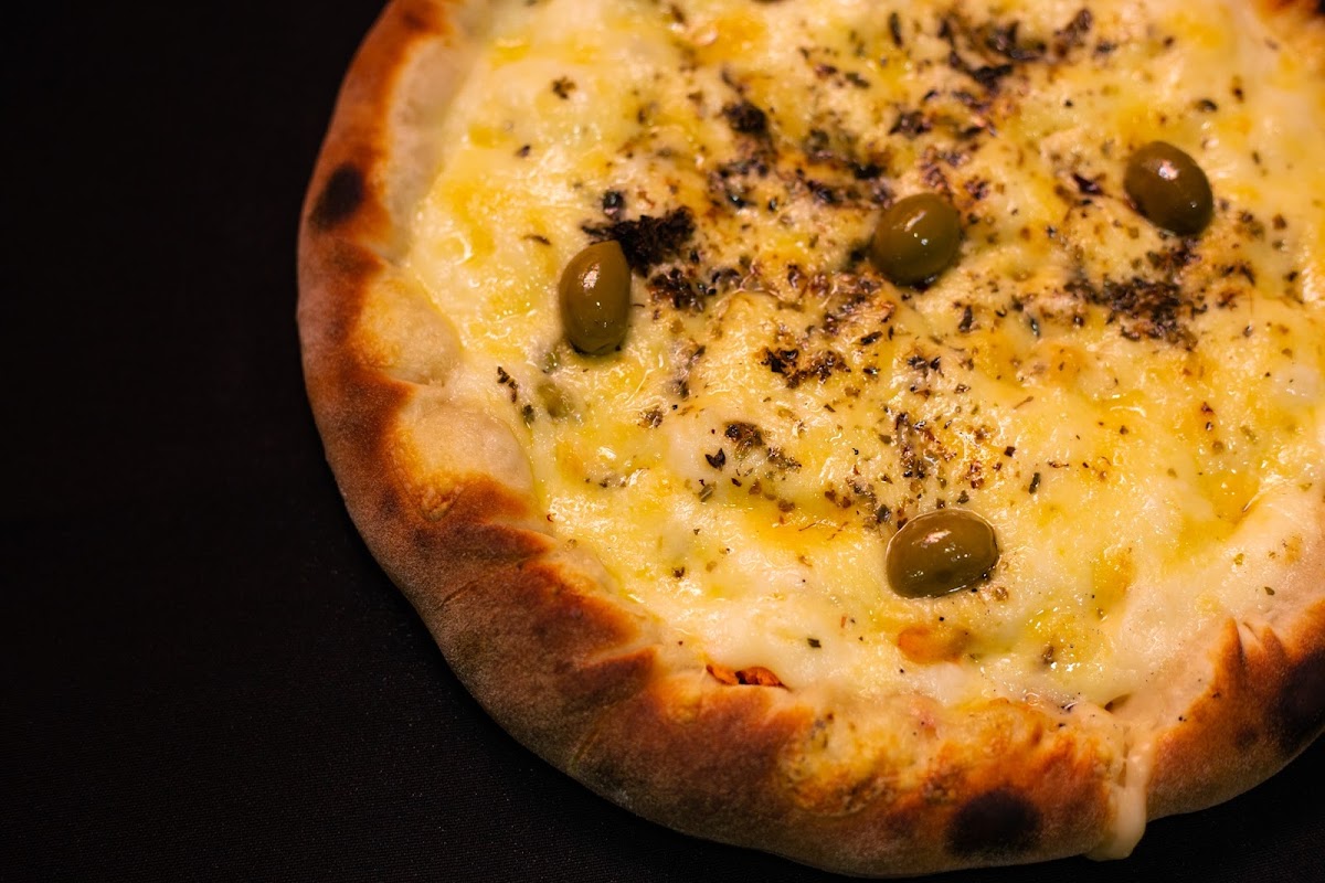 Vinis Pizzaria-9