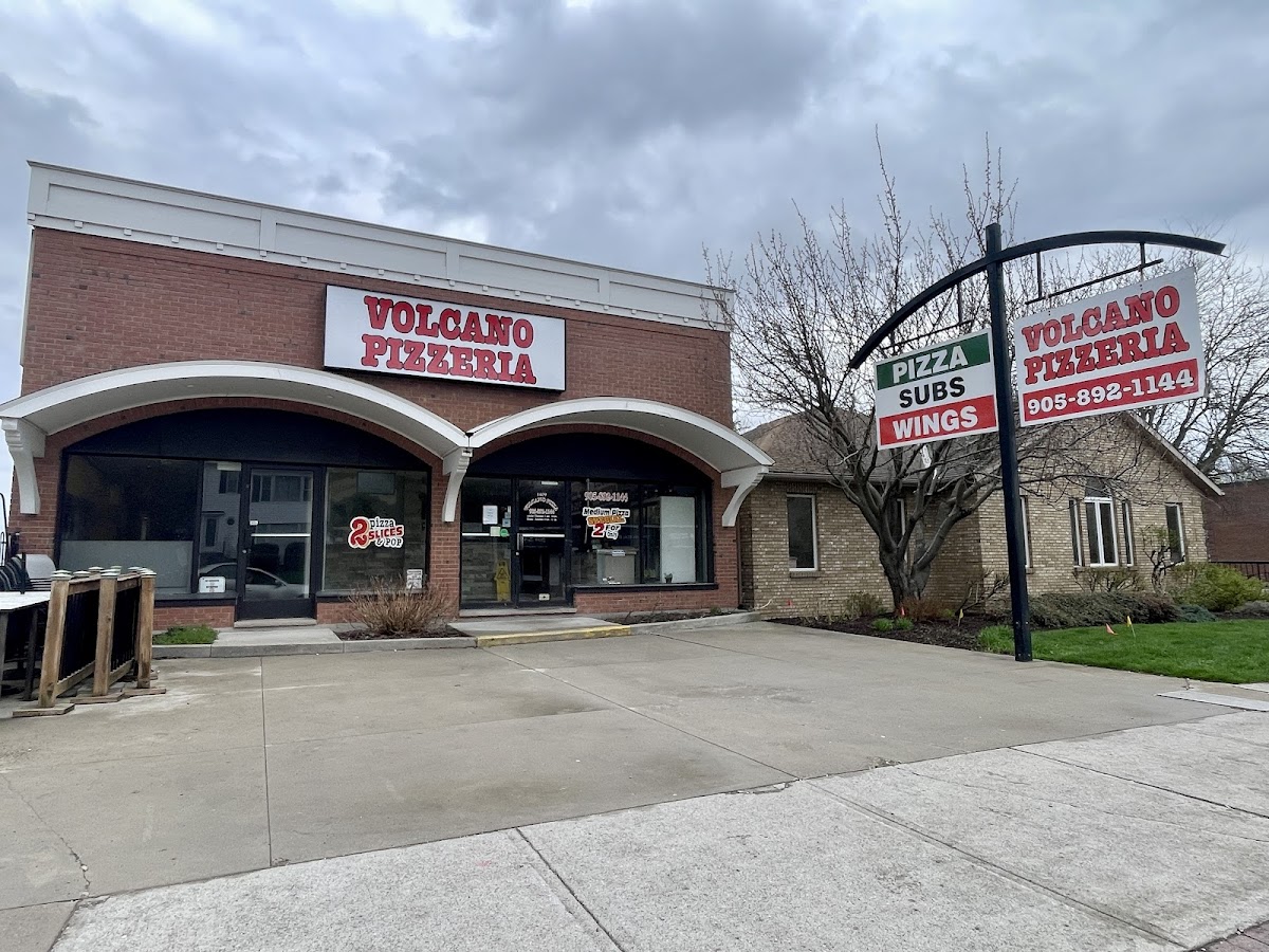 Volcanos Pizzeria