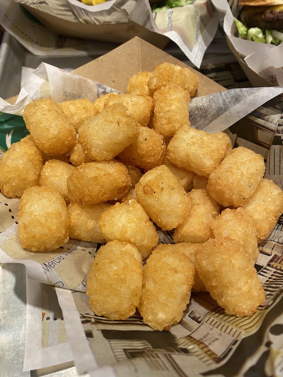Wahlburgers-6