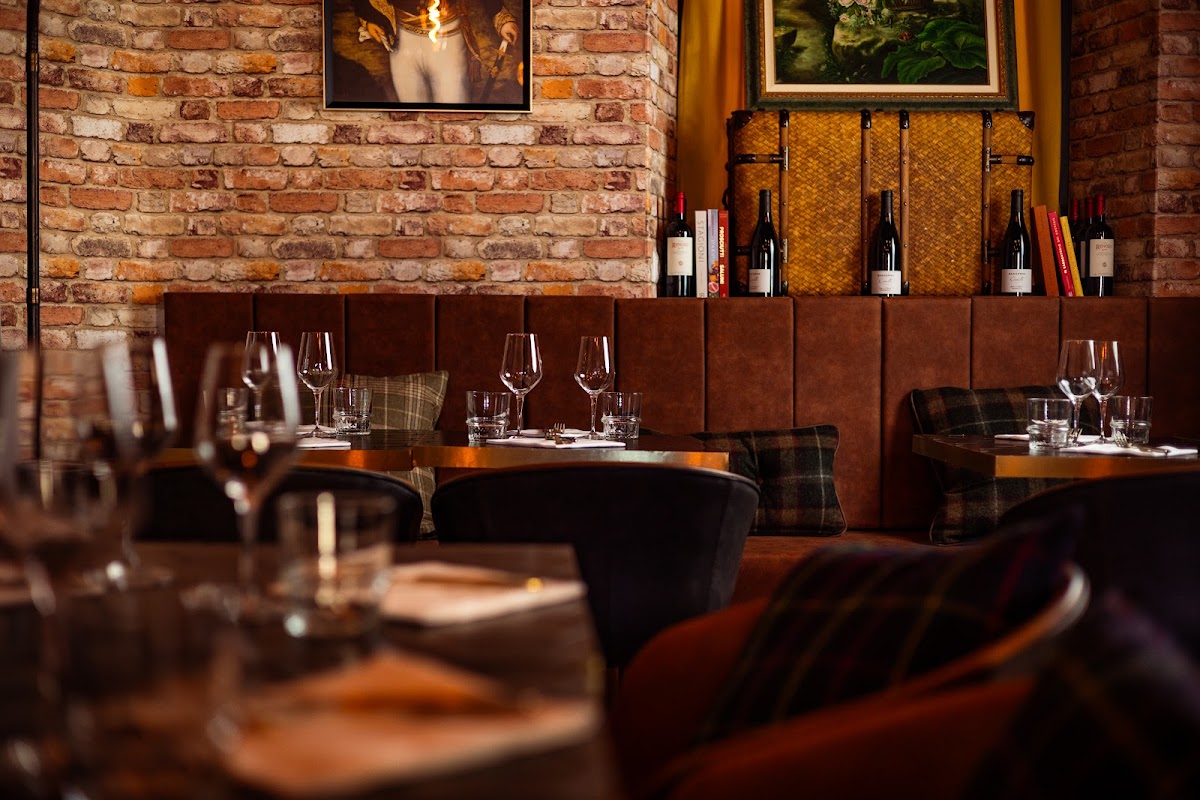 Wallpaper Bistrot Meat & Cocktail