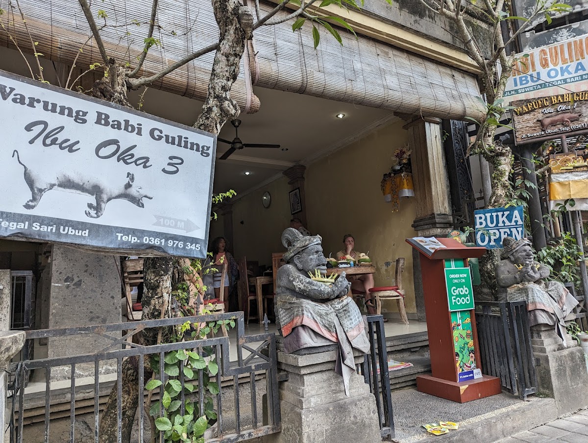 Warung Babi Guling Ibu Oka 1