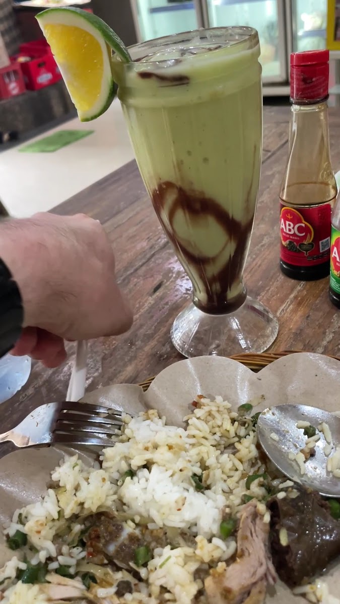 Warung Babi Guling Ibu Oka 1-2