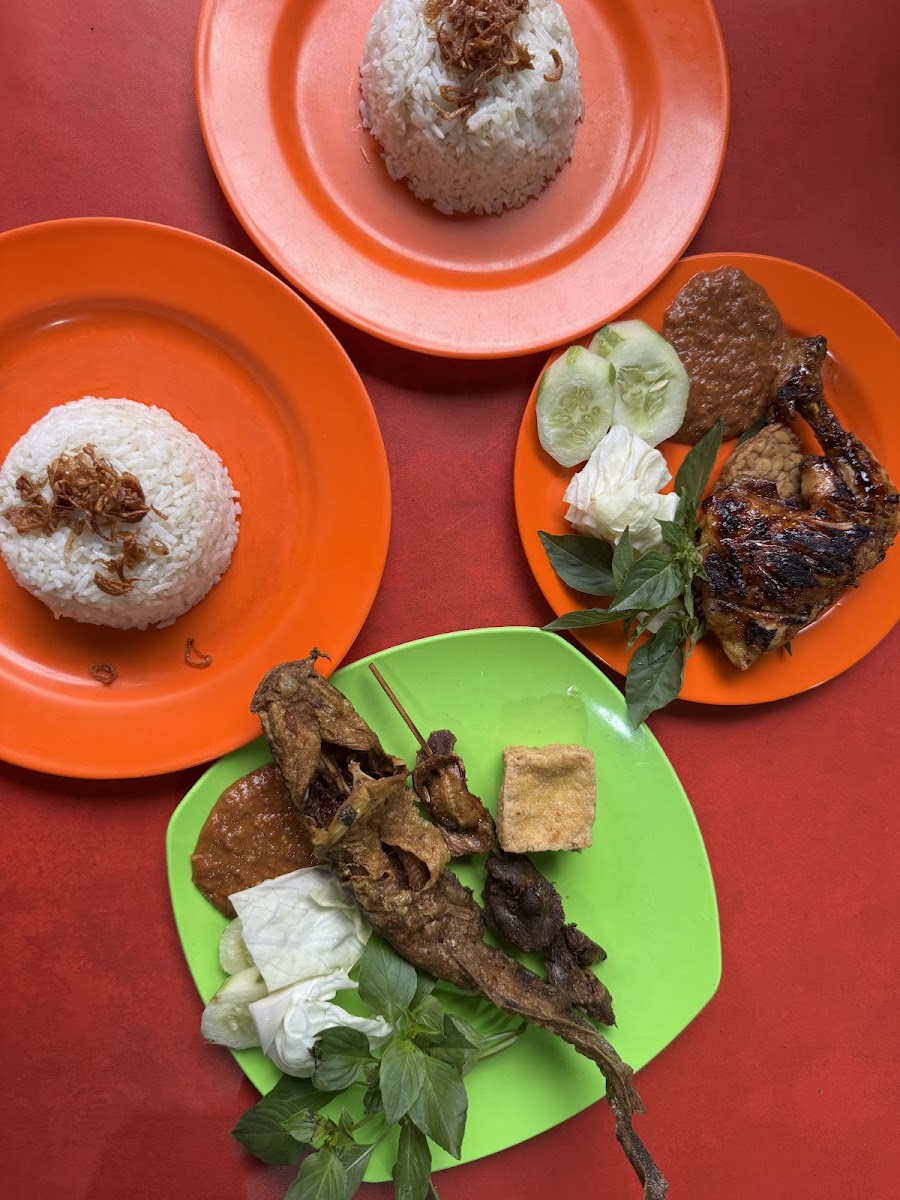 Warung Bu Vesti Barito-3