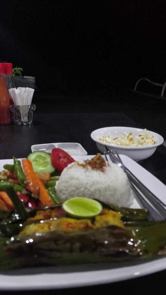 Warung Lebah Sea View-2