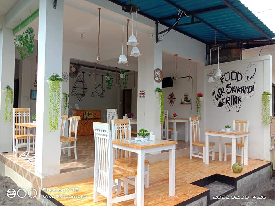 Warung Srikandi /pacha Beach