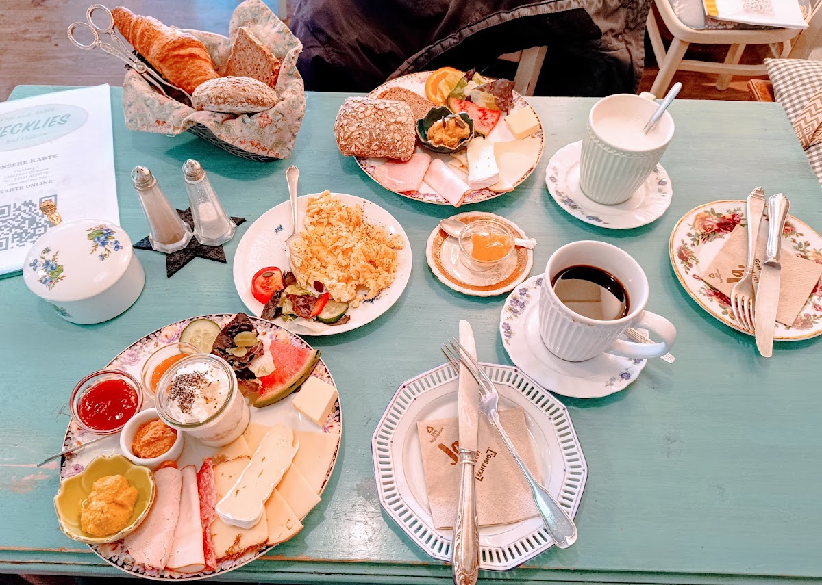 Wecklies Café & Bistro-2