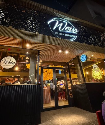 Weiss Beer & Burgers