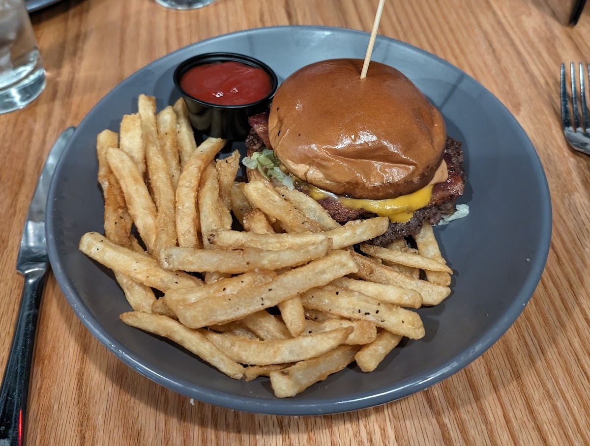 Whiskey River Pizza & Pub-9