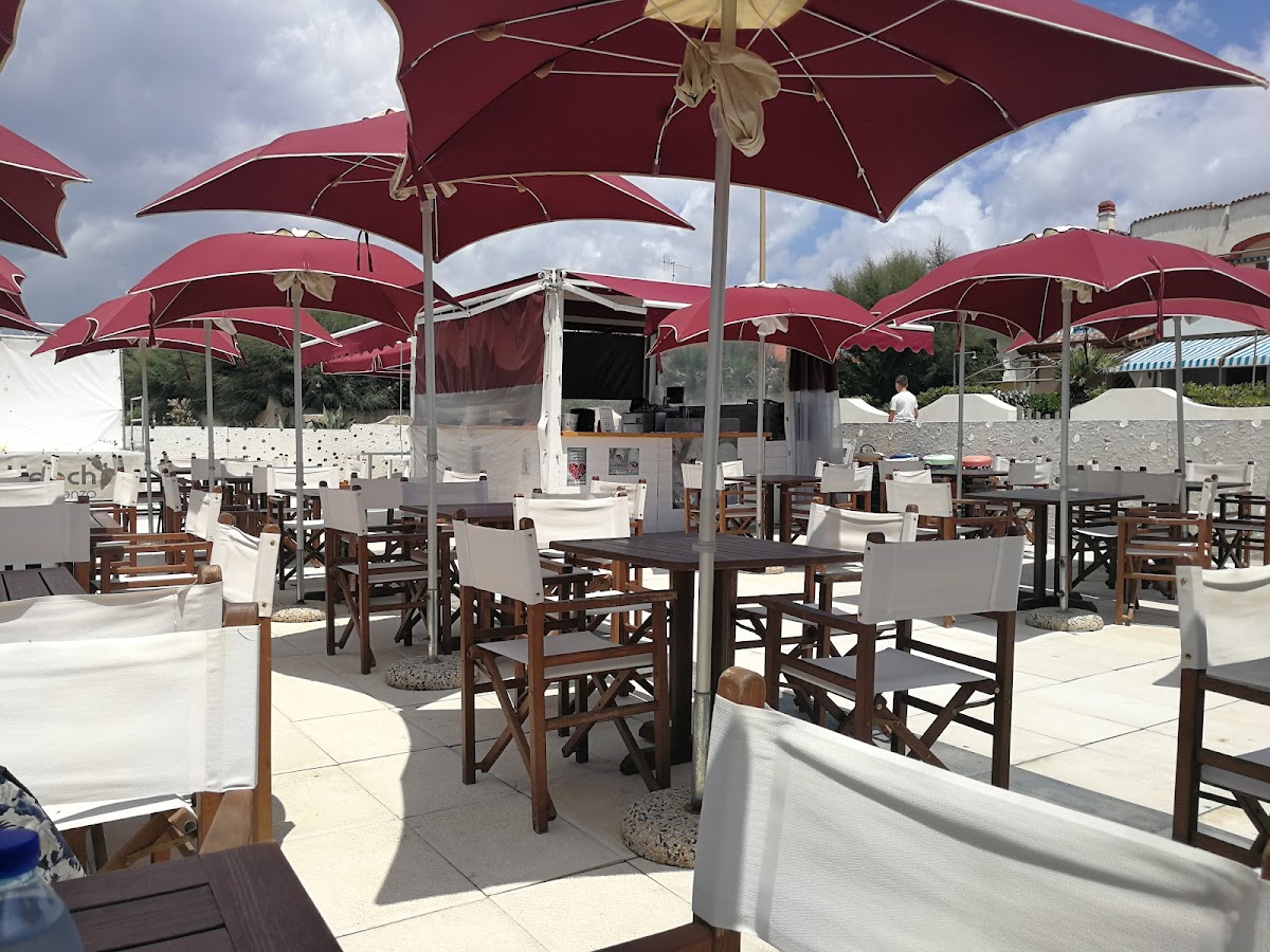 White Beach Bar Restaurant And Resort