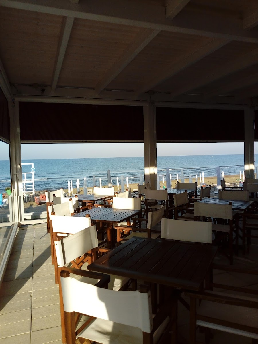 White Beach Bar Restaurant And Resort-7