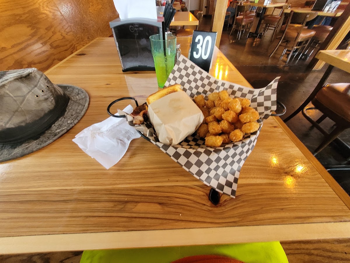 Wildfang’S Grill House-10