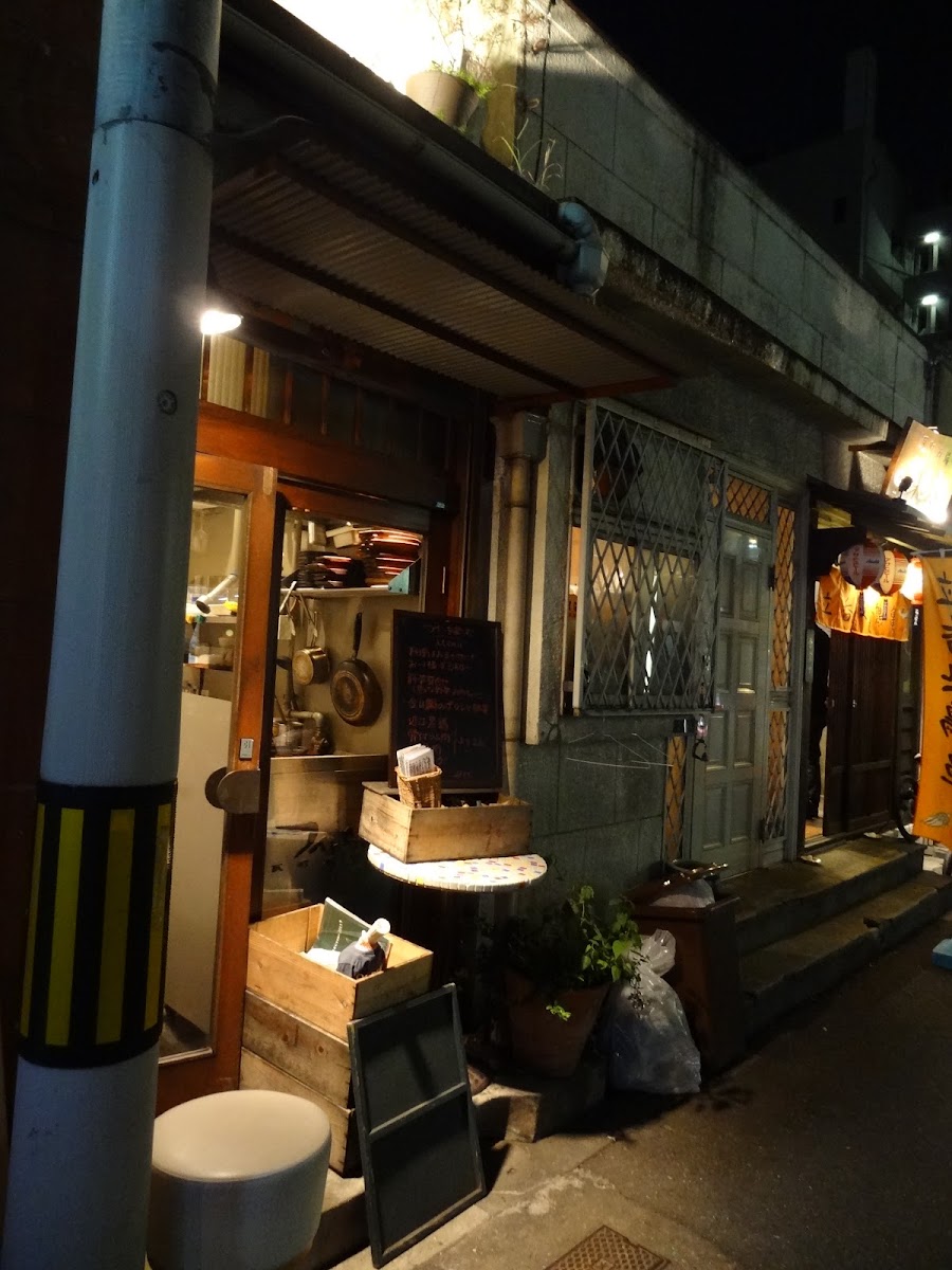 Wine-Chan Kawaramachi Lane