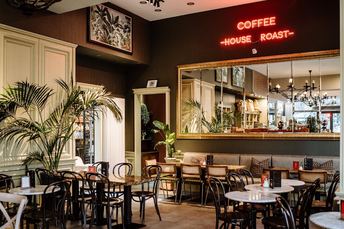 Wine & Coffee House (Café, Bar & Spirituosengeschäft)