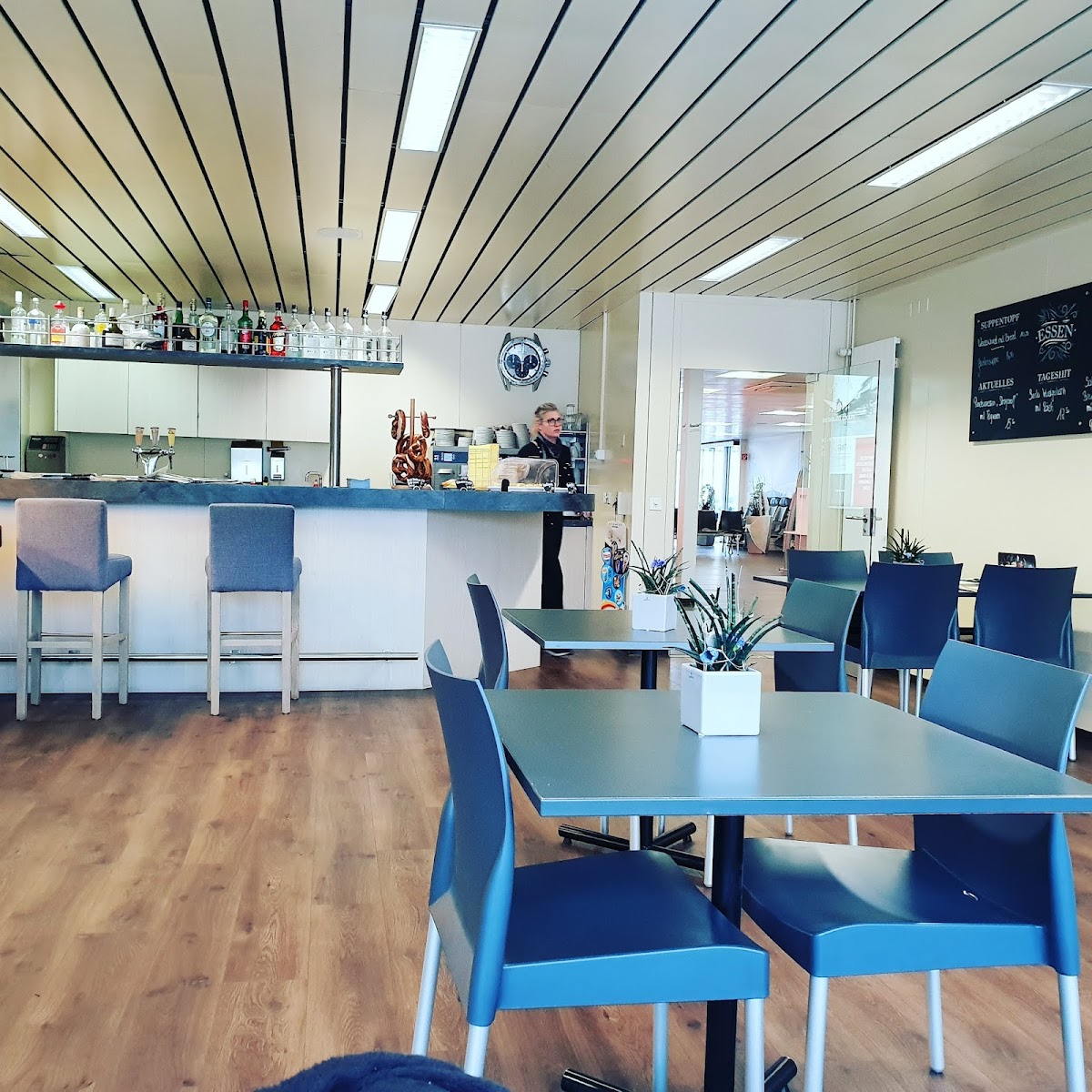 Wings Restaurant