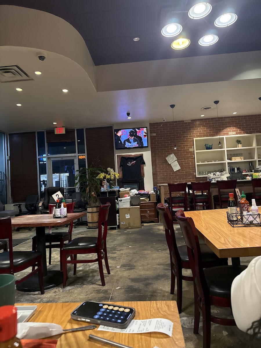 Wonderpho Noodles & Spring Roll Bar-3
