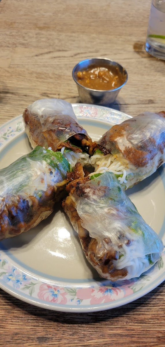 Wonderpho Noodles & Spring Roll Bar-6