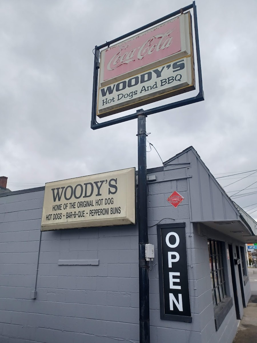 Woody's Restaurant-3