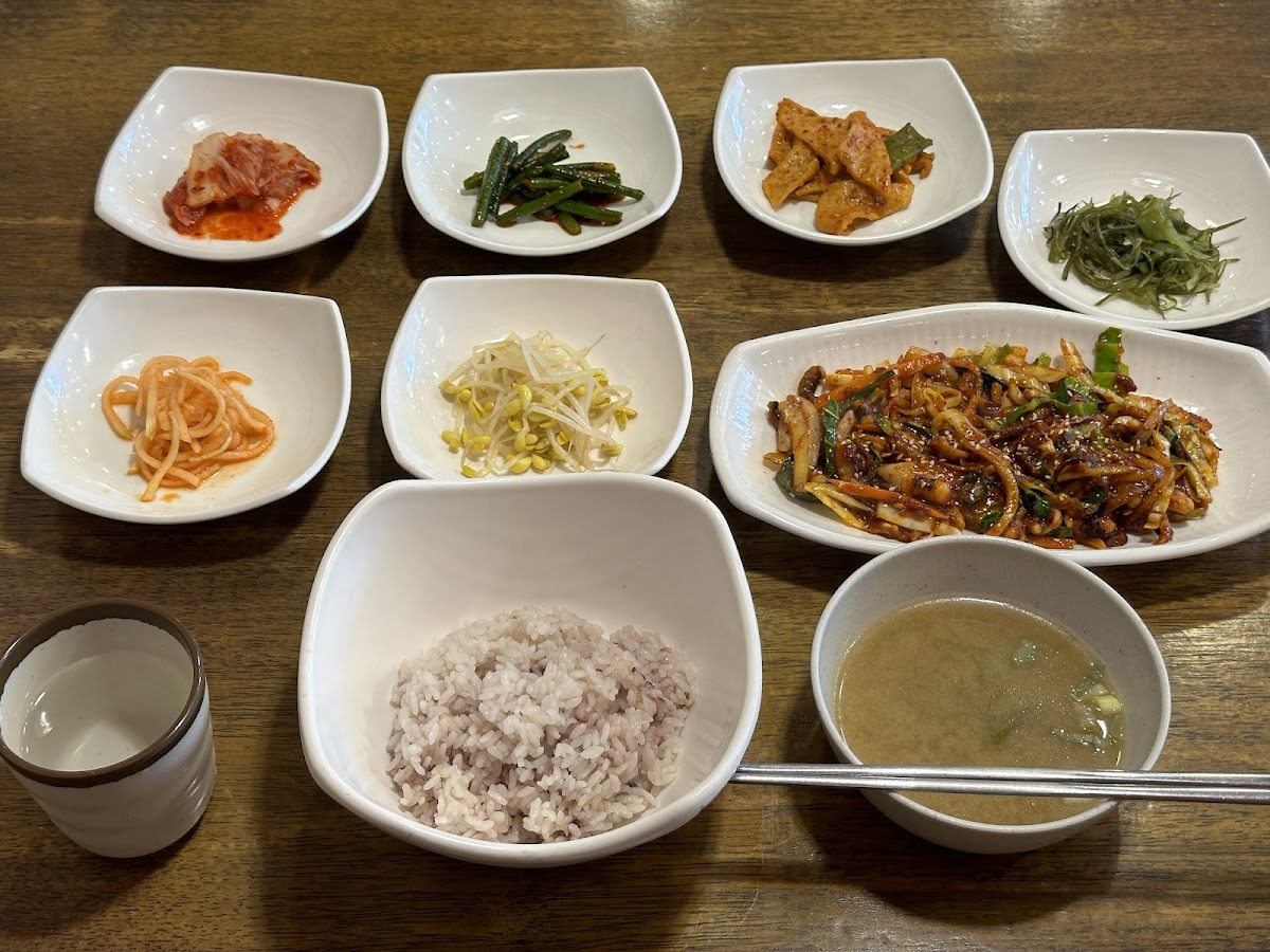 Woojung's Dolsot Bibimbap-7